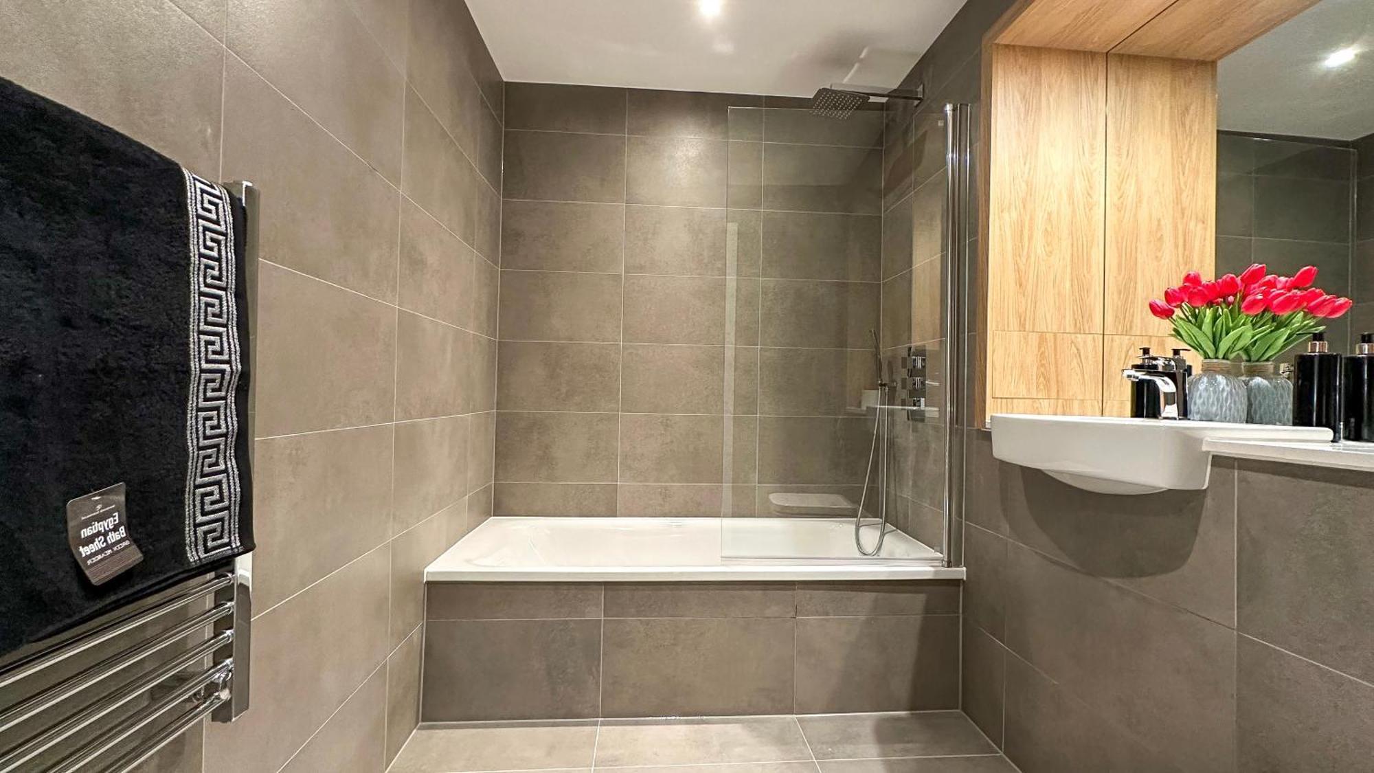 Duplex 3Bed 3Bath Modern Fast Wifi - Luxurylondonstays Dış mekan fotoğraf