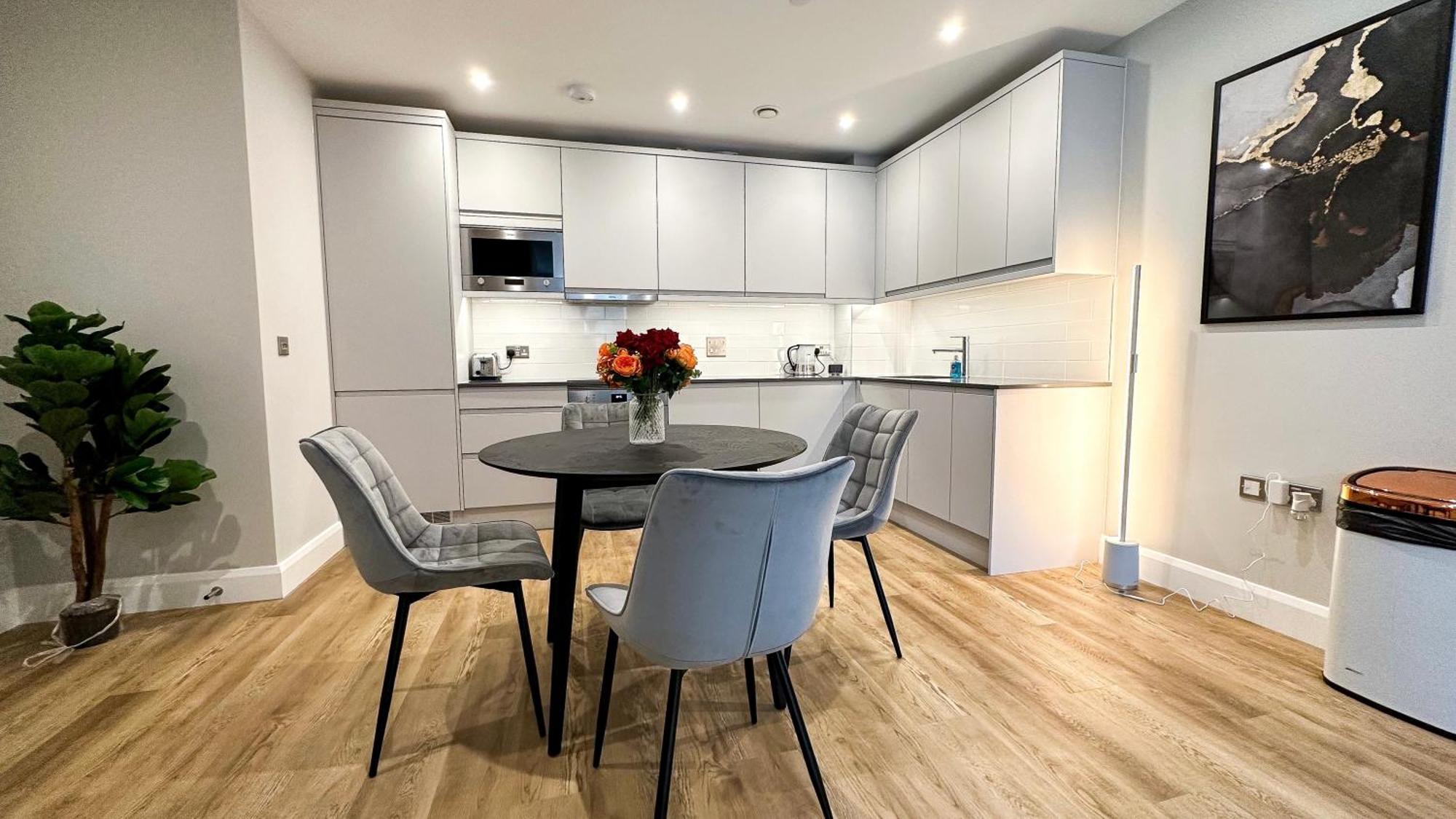 Duplex 3Bed 3Bath Modern Fast Wifi - Luxurylondonstays Dış mekan fotoğraf
